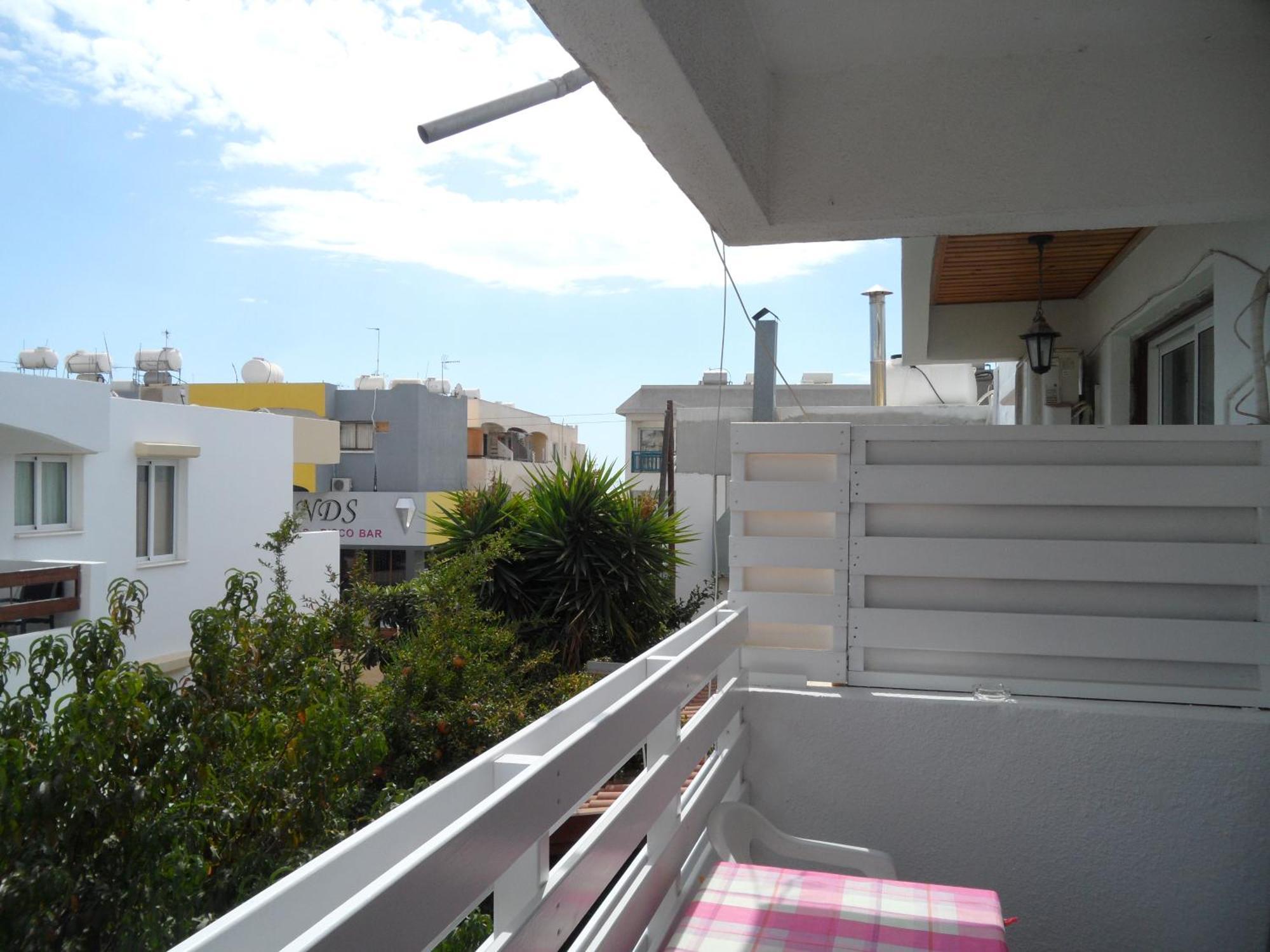 Sunshine Apts, Two Bedroom , Free Internet, No 3 Ayia Napa Exterior foto
