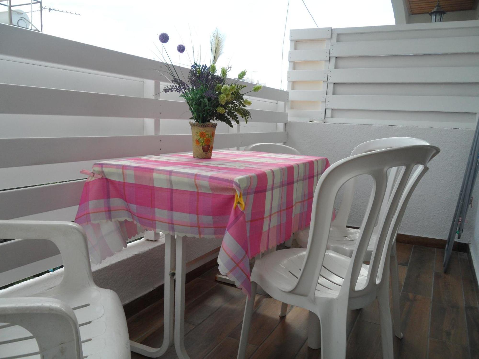 Sunshine Apts, Two Bedroom , Free Internet, No 3 Ayia Napa Exterior foto