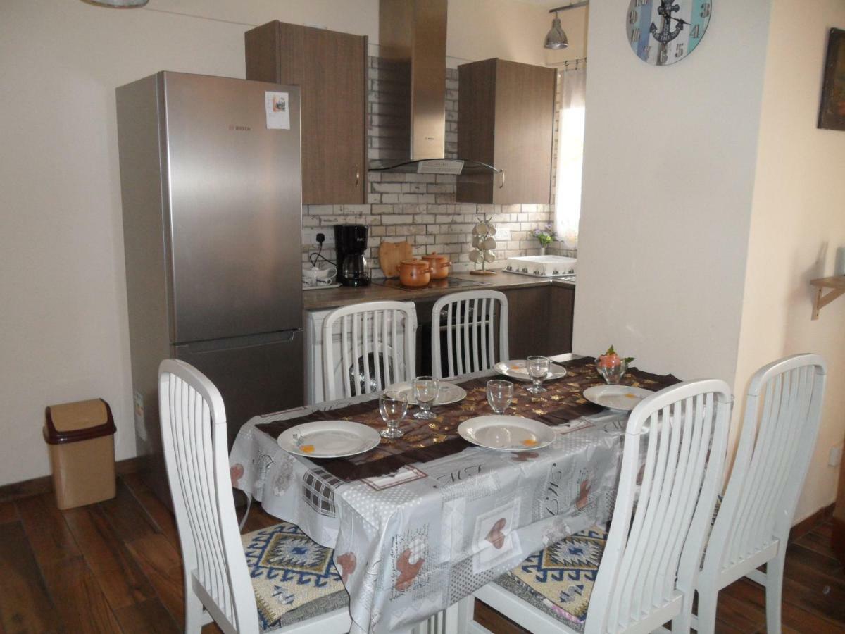 Sunshine Apts, Two Bedroom , Free Internet, No 3 Ayia Napa Exterior foto