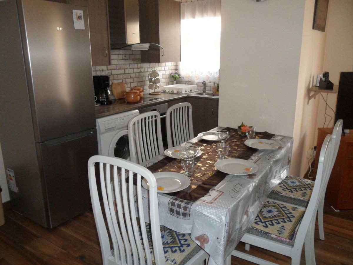Sunshine Apts, Two Bedroom , Free Internet, No 3 Ayia Napa Exterior foto
