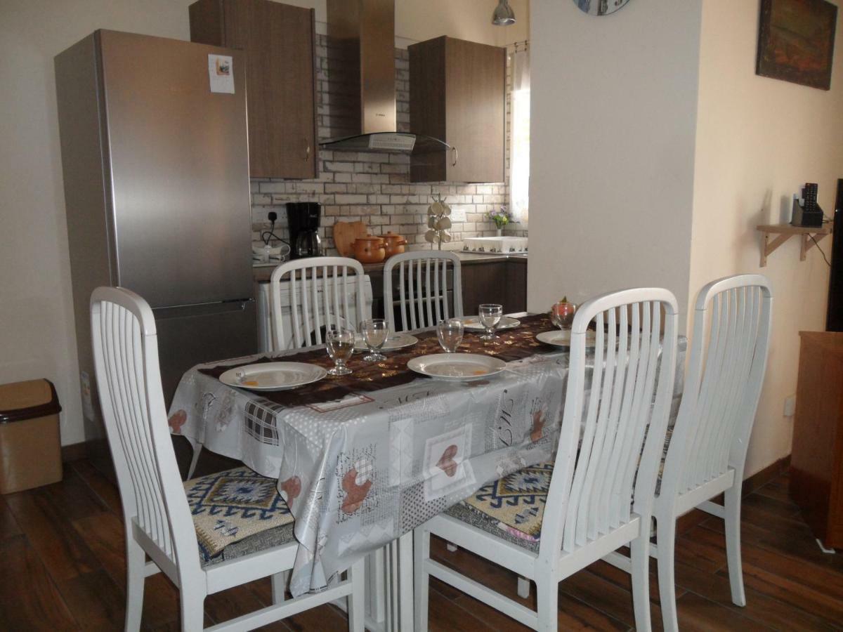 Sunshine Apts, Two Bedroom , Free Internet, No 3 Ayia Napa Exterior foto